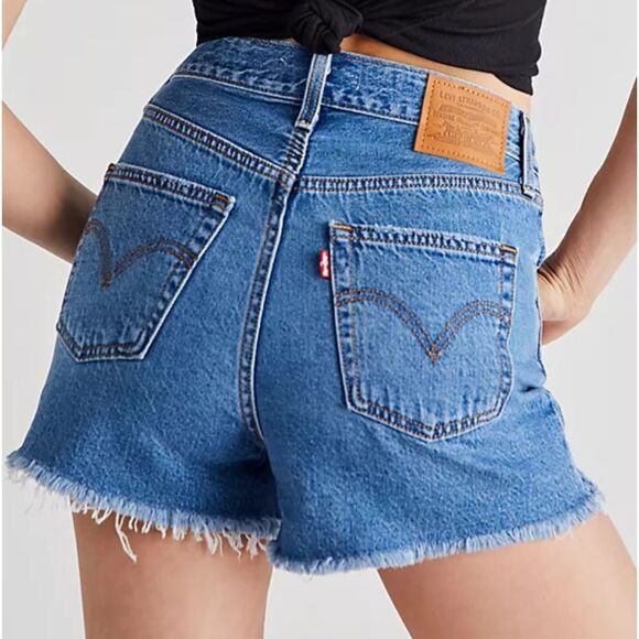 LEVIS PREMIUM SHORTS FOR WOMEN RIBCAGE FIVE POCKET BUTTON FLY NWT - Picture 4 of 8